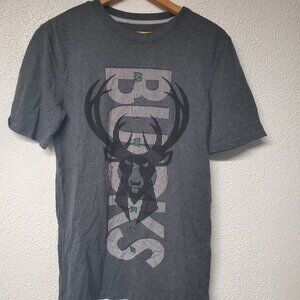 T-Shirt - Men - NBA Milwaukee Bucks - Size Small - Gray
